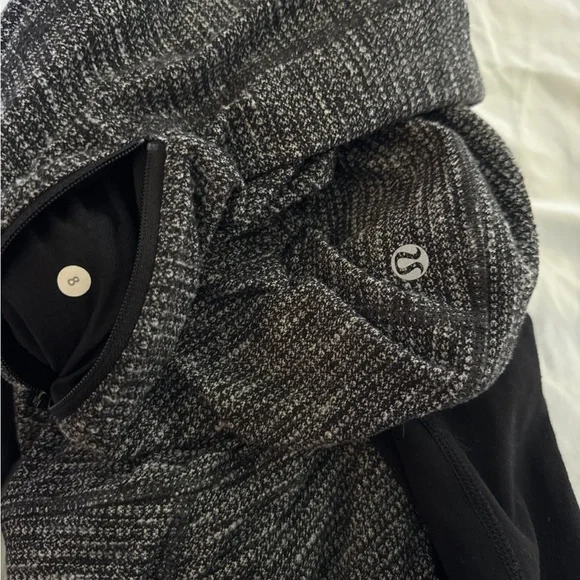 lululemon athletica Black and Gray Hoodie women’s size 8 - Picture 6 of 6